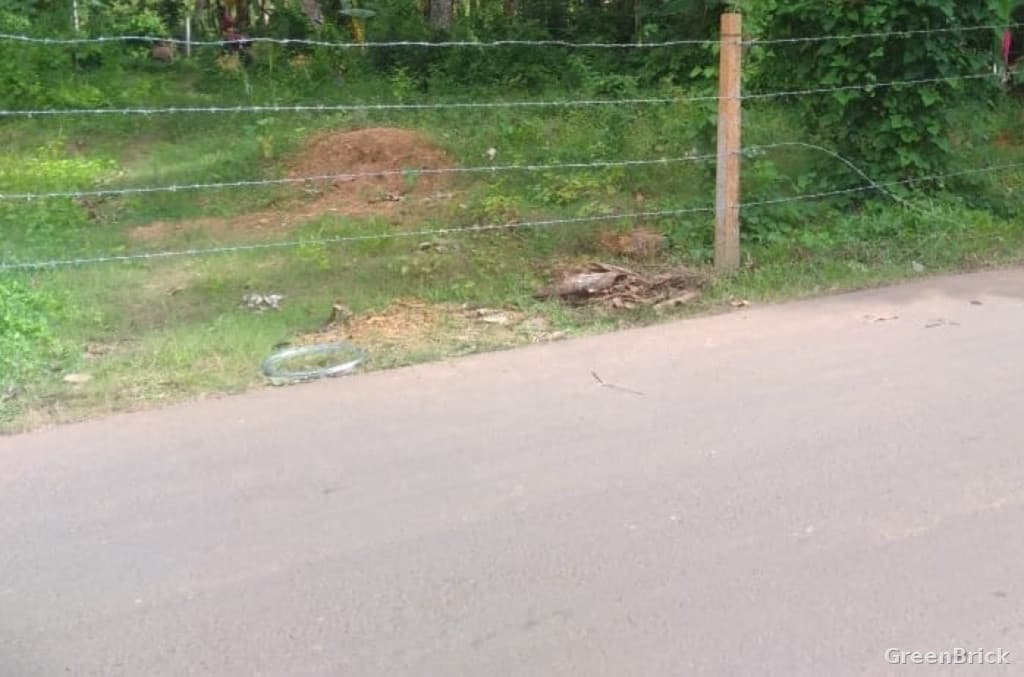 Land in Trincomalee - Trincomalee–Nilaveli Main Road