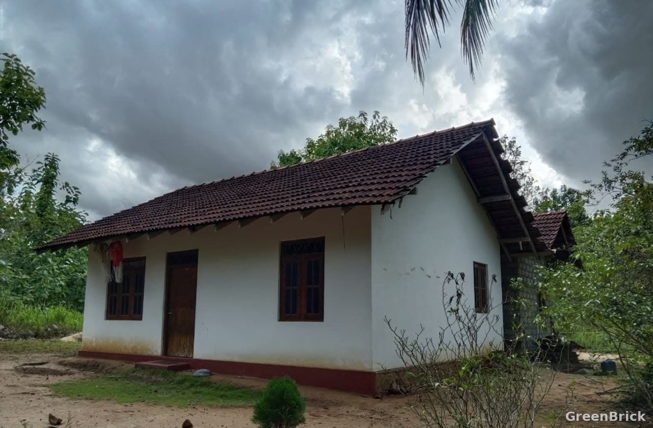 House in Ampara - Nelliyada, Iginiyagala (Ampara–Bibile Road)