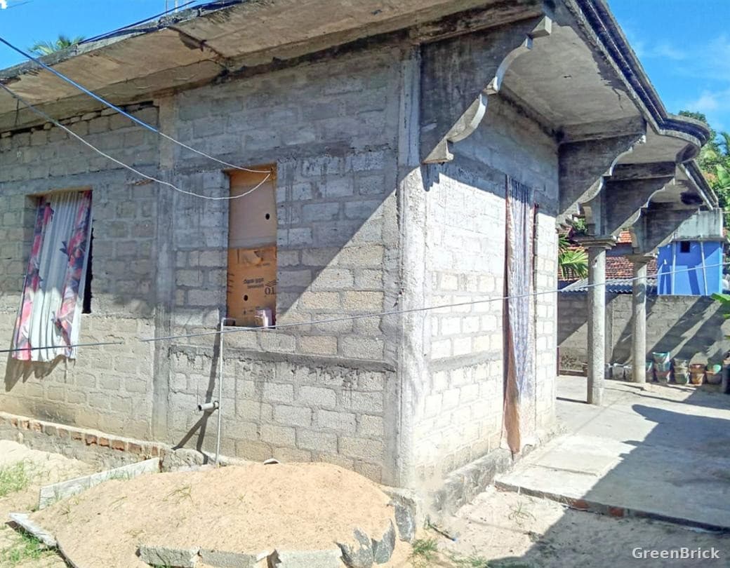 House in Ampara - Thirukkovil, Ampara