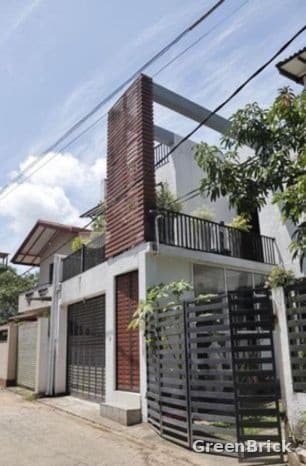 House in Colombo 01 - Humbutana , Mulleriyawa